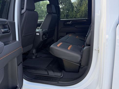 Used 2026 GMC Sierra 2500 AT4 w/ AT4 Preferred Package AWD/4WD image 7