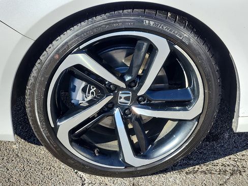 Used 2022 Honda Accord Sport image 9