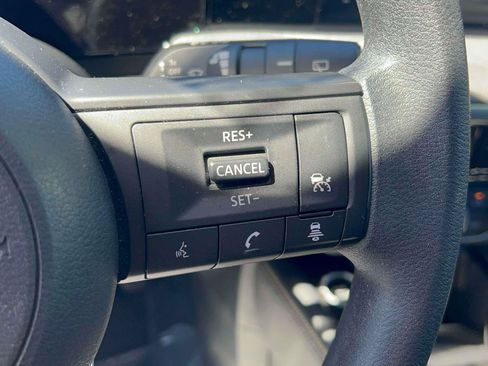Used 2025 Nissan Kicks SV AWD/4WD image 12
