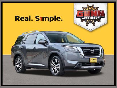 Used 2025 Nissan Pathfinder Platinum w/ Cargo Package