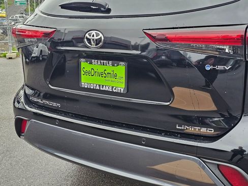 New 2026 Toyota Highlander Limited AWD/4WD image 14