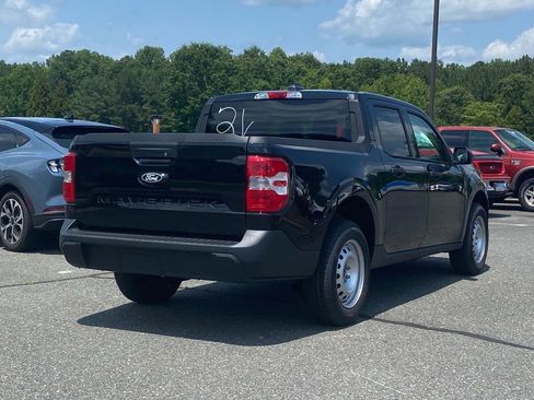 New 2025 Ford Maverick XL image 4