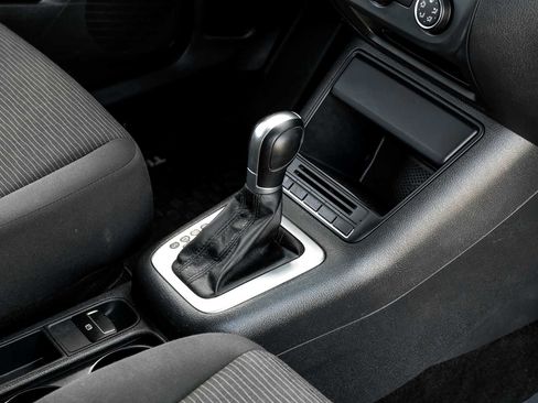 Used 2017 Volkswagen Tiguan S image 20