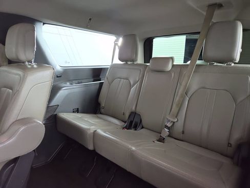Used 2019 Ford Expedition Max Limited AWD/4WD image 23