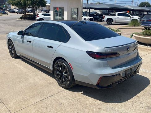 Used 2023 BMW i7 xDrive60 w/ Executive Package 2 AWD/4WD image 5