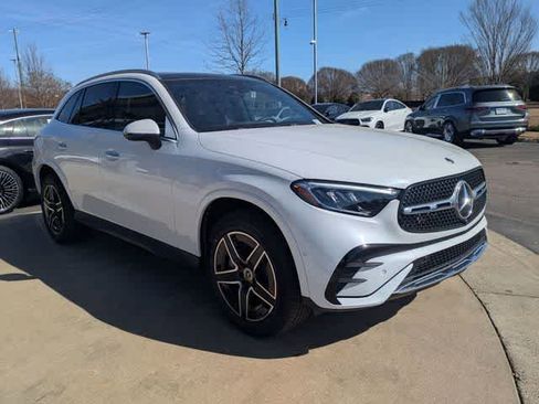 Used 2026 Mercedes-Benz GLC 300 image 3