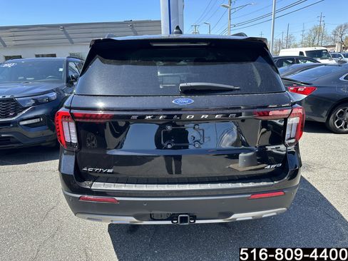 Used 2026 Ford Explorer Active w/ Active Comfort Package image 5