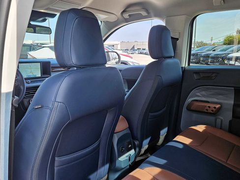 Used 2024 Ford Maverick Lariat image 17