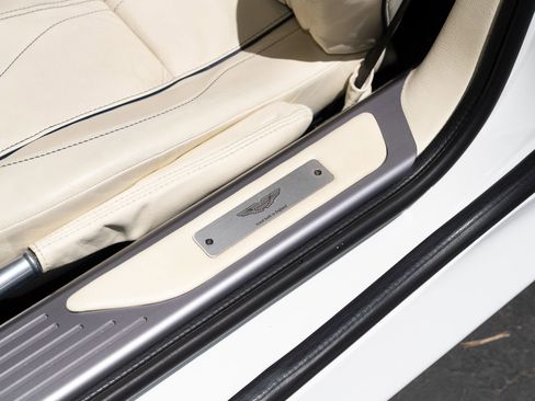Used 2012 Aston Martin Virage Coupe RWD image 18