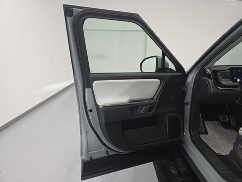 Used 2023 Rivian R1T Adventure AWD/4WD image 16