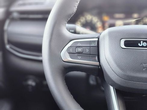 New 2025 Jeep Compass Limited w/ Sun & Sound Group image 25