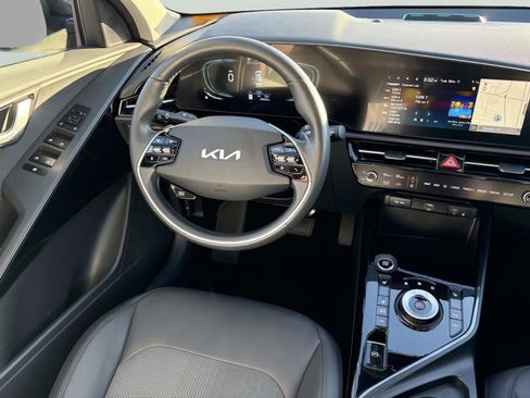 Used 2024 Kia Niro EX w/ EX Cold Weather Package image 16