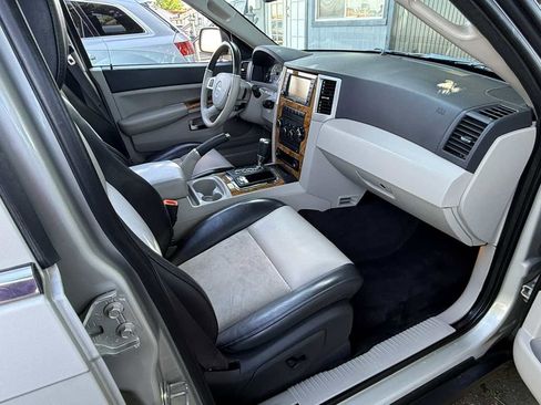 Used 2009 Jeep Grand Cherokee Limited image 13
