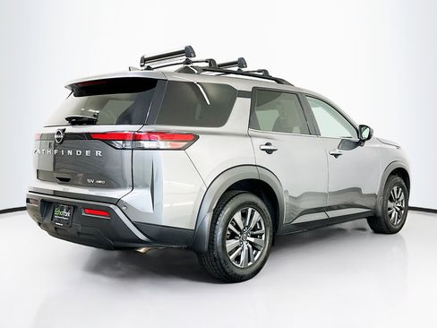 Used 2023 Nissan Pathfinder SV image 9
