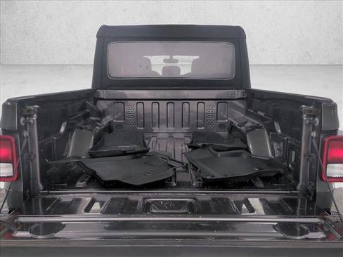 Used 2021 Jeep Gladiator Rubicon AWD/4WD image 6