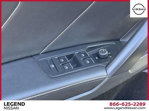 Used 2022 Volkswagen Tiguan SE R-Line image 17