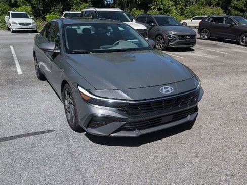 Used 2024 Hyundai Elantra SEL w/ Convenience Package FWD image 1