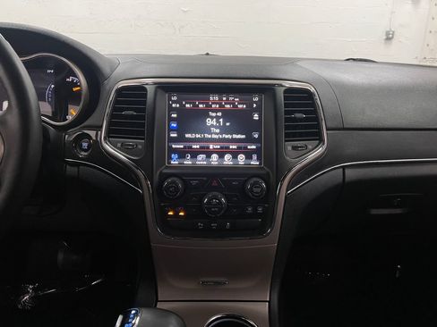 Used 2015 Jeep Grand Cherokee Overland RWD image 19