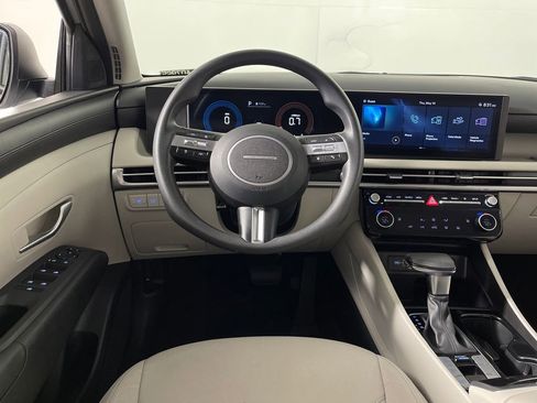 Certified 2025 Hyundai Tucson SEL AWD/4WD image 15