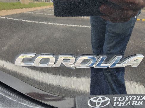 Used 2016 Toyota Corolla LE FWD image 10