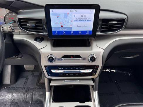 Used 2022 Ford Explorer XLT w/ Equipment Group 202A AWD/4WD image 27