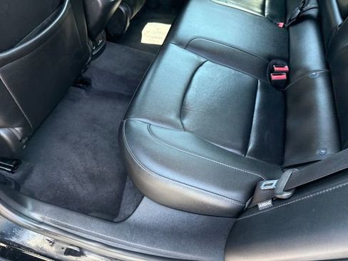 Used 2017 Chevrolet Malibu LT w/ Leather Package FWD image 18