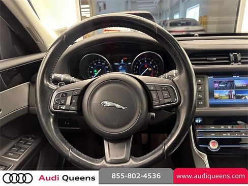 Used 2017 Jaguar XF Premium image 21