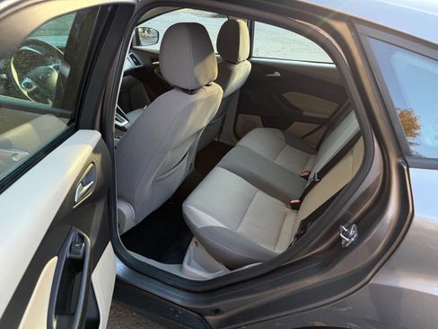 Used 2014 Ford Focus SE image 39