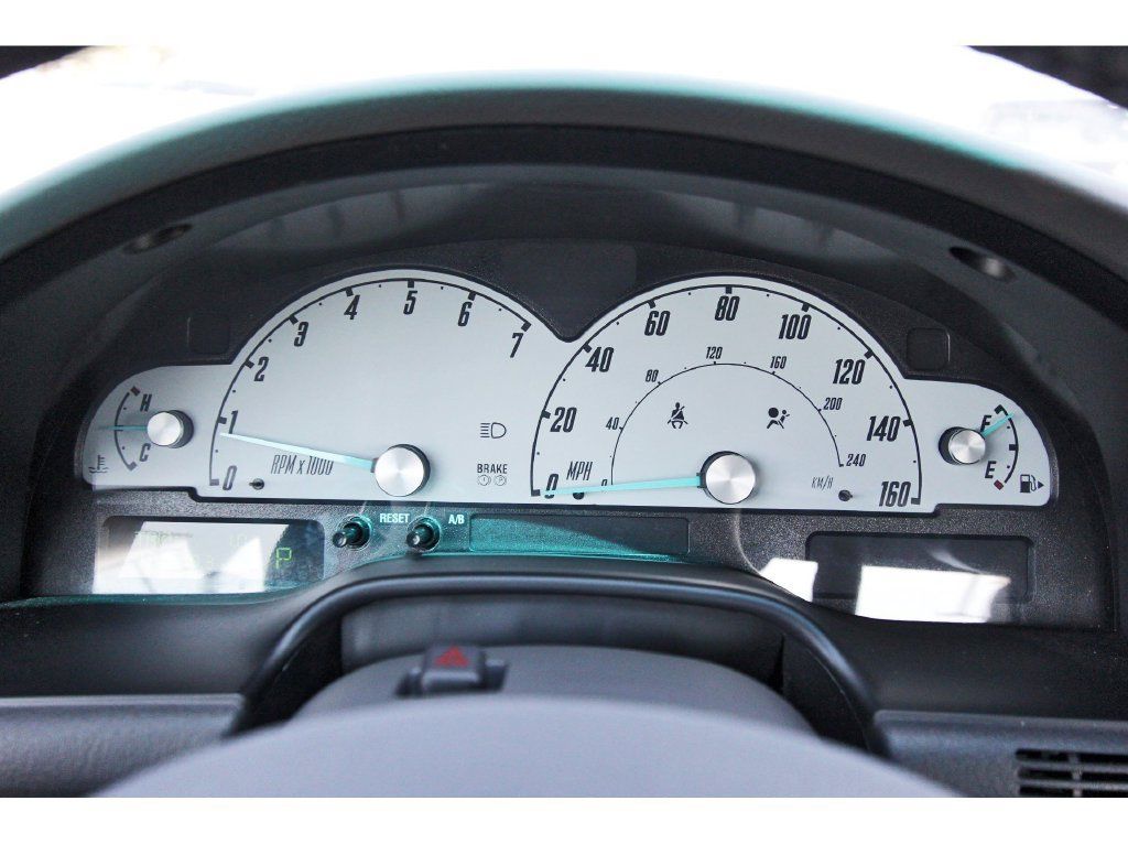 Used 2002 Ford Thunderbird RWD image 10