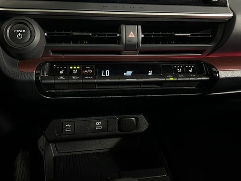 Used 2024 Toyota Prius Prime Premium image 15