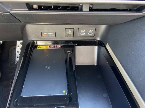 Used 2025 Toyota Camry XSE FWD image 34