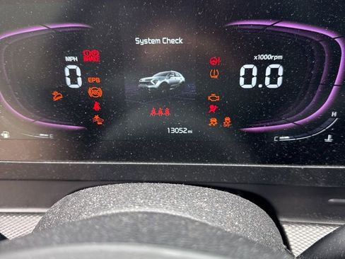Used 2023 Kia Sportage LX AWD/4WD image 6