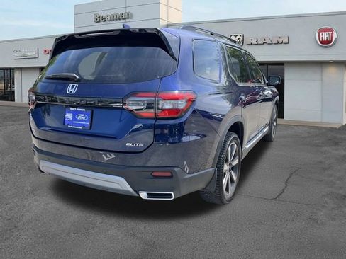 Used 2023 Honda Pilot Elite image 3
