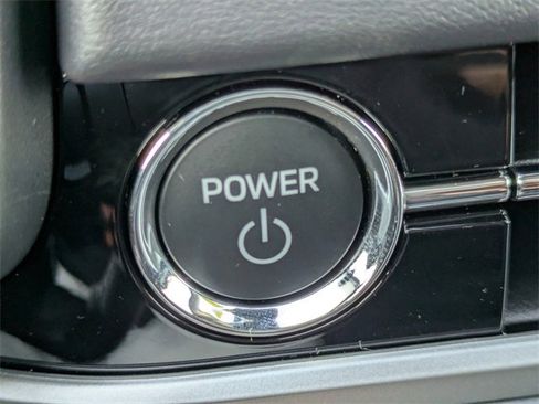 New 2025 Mitsubishi Outlander SE image 32