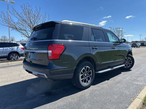 Used 2022 Ford Expedition XLT image 11
