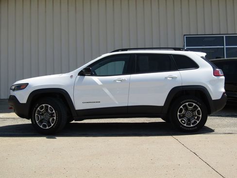 Used 2022 Jeep Cherokee Trailhawk w/ Premium Leather Package image 11