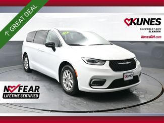 Used 2024 Chrysler Pacifica Touring-L video 1