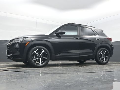 Used 2022 Chevrolet TrailBlazer RS w/ Sun and Liftgate Package image 21