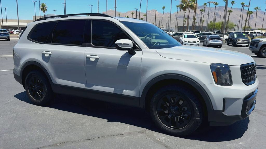 Used 2025 Kia Telluride SX Prestige X-Pro AWD/4WD image 3