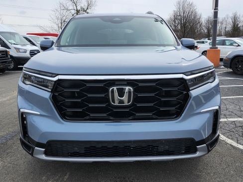 Used 2024 Honda Pilot Touring image 15