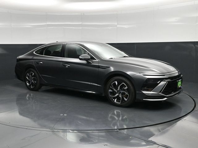 Used 2025 Hyundai Sonata SEL FWD image 3