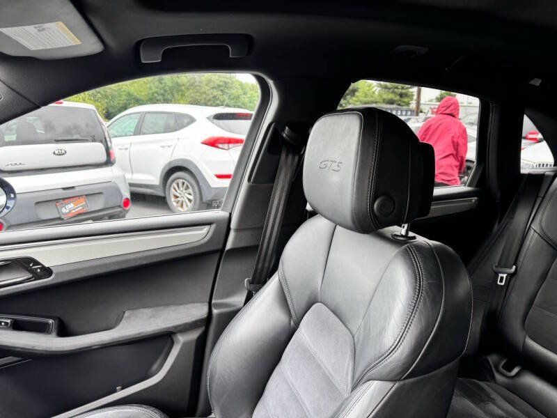 Used 2017 Porsche Macan GTS AWD/4WD image 19