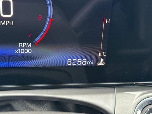 Used 2025 Chevrolet Trax LT image 3