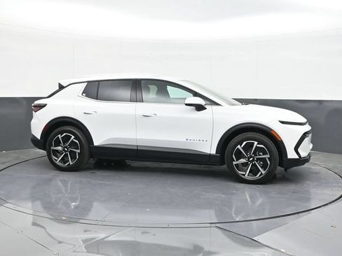 New 2026 Chevrolet Equinox EV LT FWD image 13