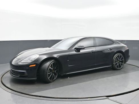 Used 2018 Porsche Panamera 4S image 3