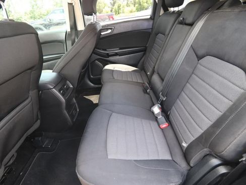Used 2016 Ford Edge SE FWD image 4