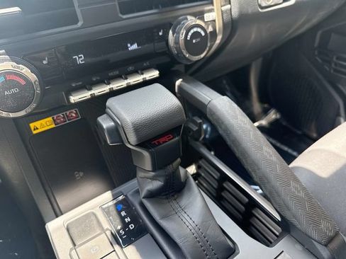 Used 2025 Toyota Tacoma TRD Sport w/ TRD Sport Upgrade Package AWD/4WD image 19