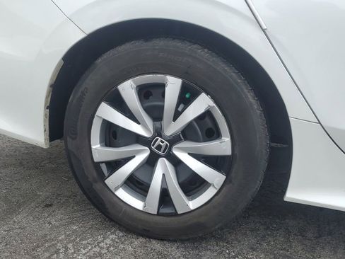 Used 2022 Honda Civic LX image 9