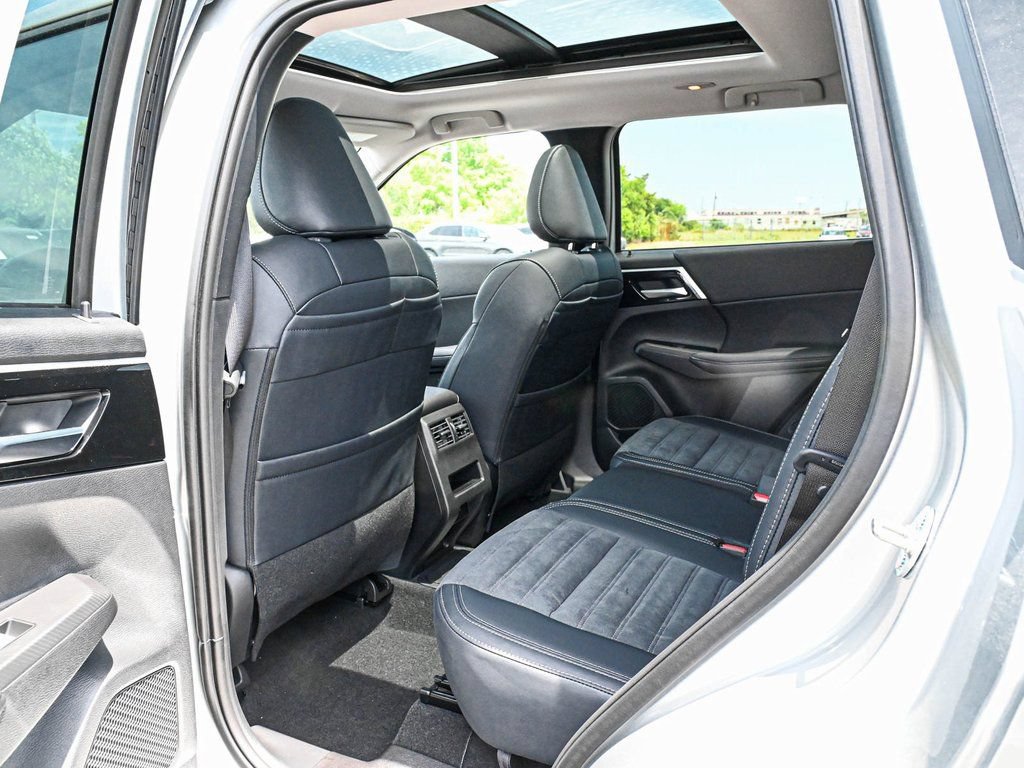 Used 2024 Mitsubishi Outlander SE AWD/4WD image 37