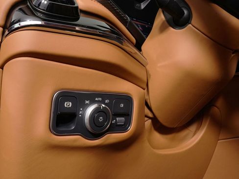 Used 2025 Aston Martin DBX 707 image 17